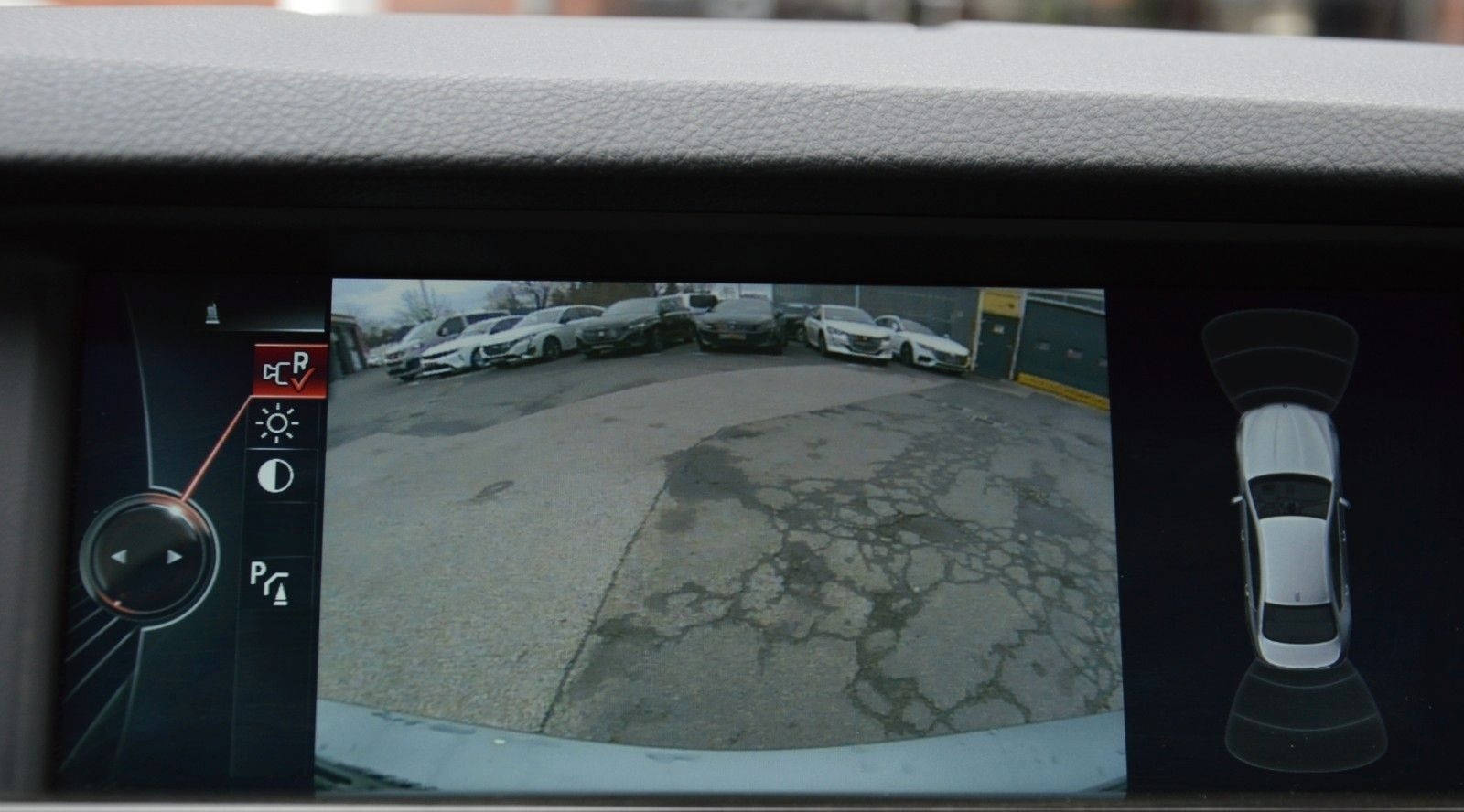 BMW 530d Lim xDr ACC"SzHz"NAVI"SzBel"KomfSz"BiXen foto 16