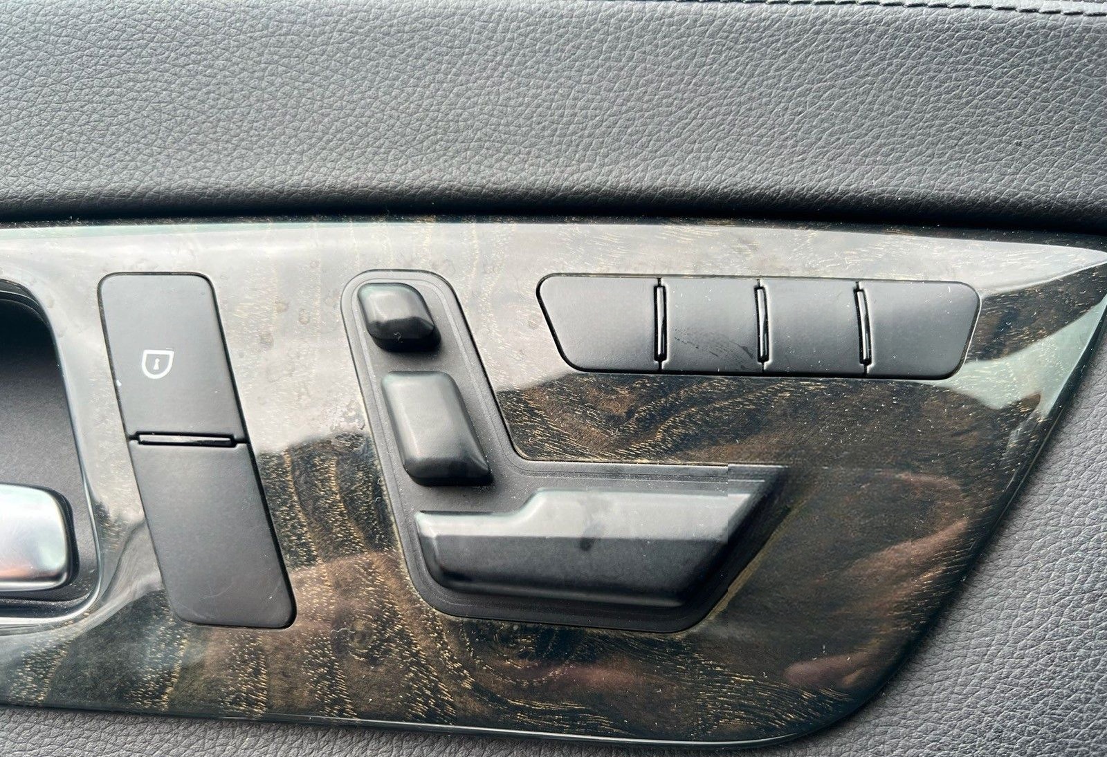 Mercedes-Benz CLS 500 foto 13