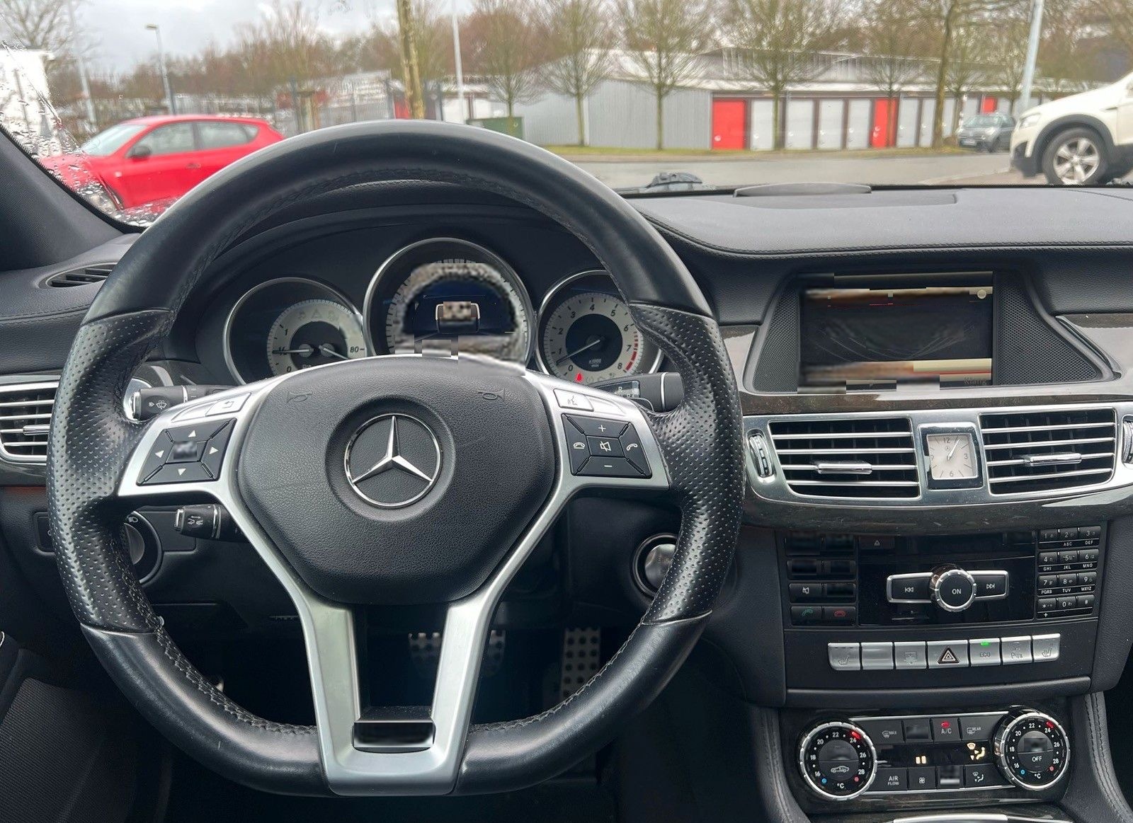 Mercedes-Benz CLS 500 foto 8