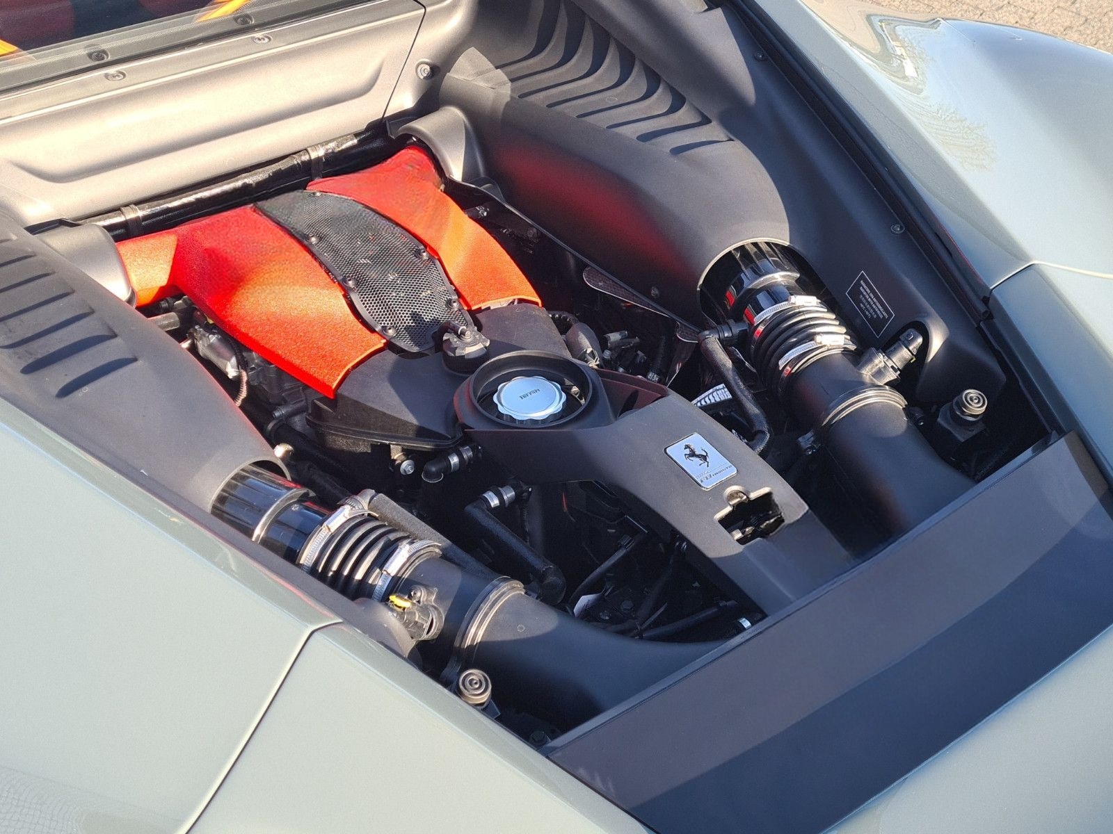 Ferrari F8 Tributo / Racing Seats / Carbon / Lift foto 16