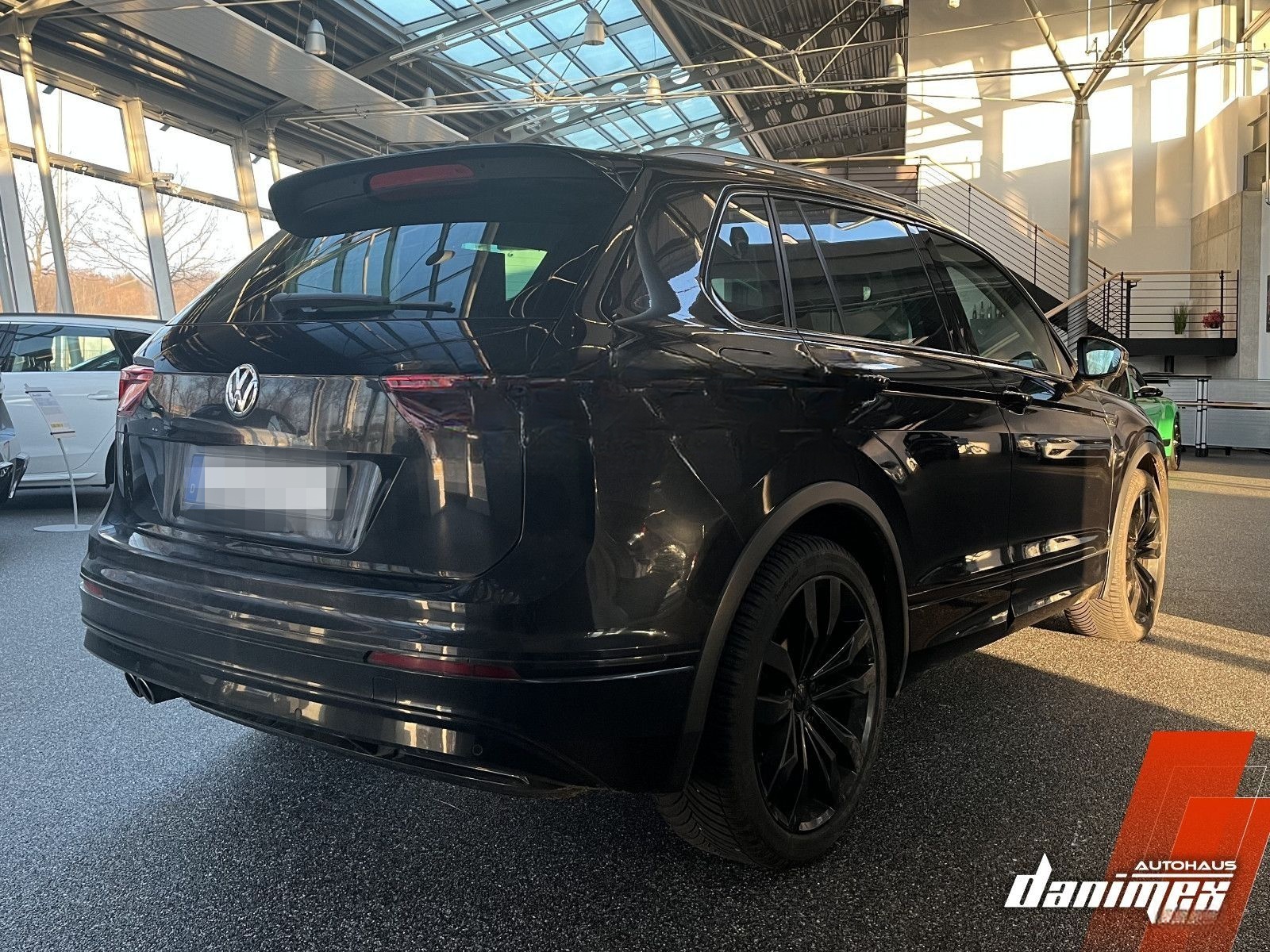 Volkswagen Tiguan Highline R-Line 4M Panorama Carplay Kame foto 5