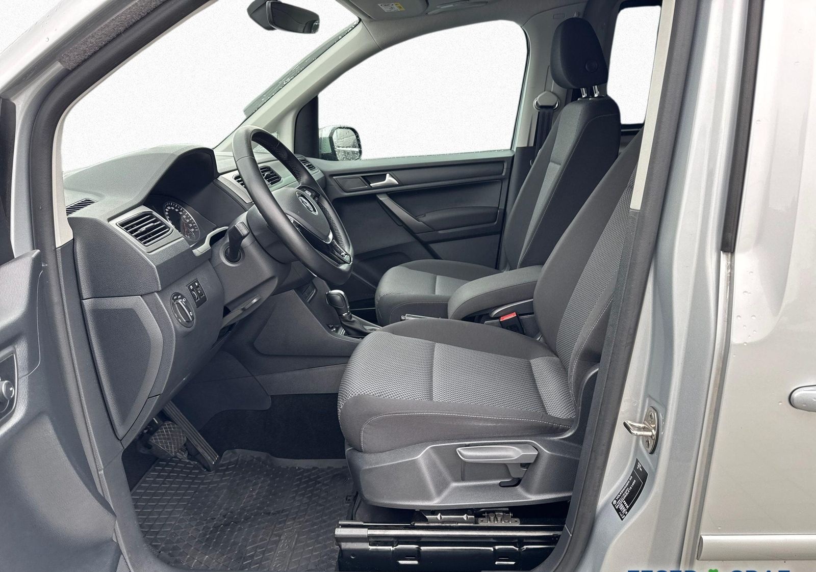 Volkswagen Caddy Maxi Beach 1.4 TSI DSG AHK NAVI XENON foto 10