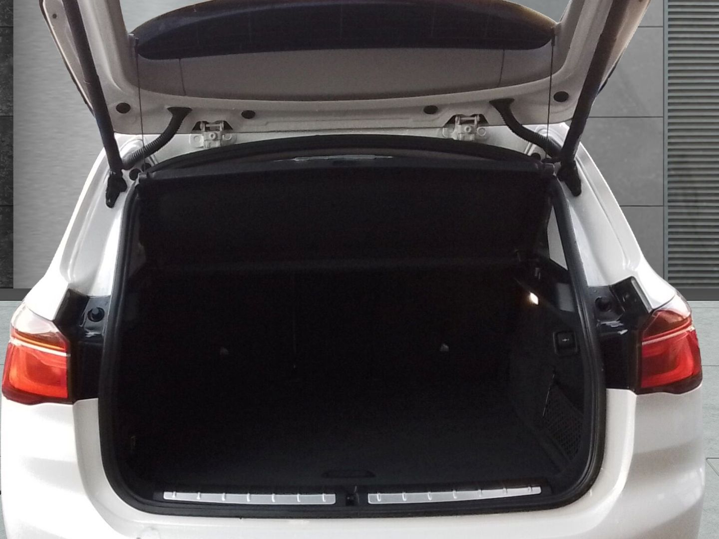 BMW X1 X-Line 2.0D HUD Navi LED SHZ Keyless El. Heck foto 5