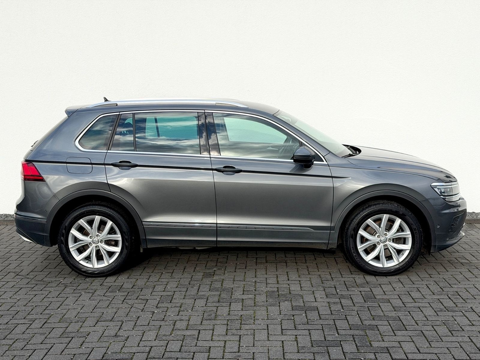 Volkswagen Tiguan Highline 2.0 TSI DSG 4Motion /LED/ACC/CAM foto 4