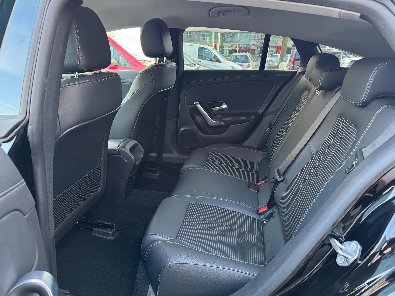 Mercedes-Benz CLA 200 D Shooting Brake 8G-DCT Business foto 20