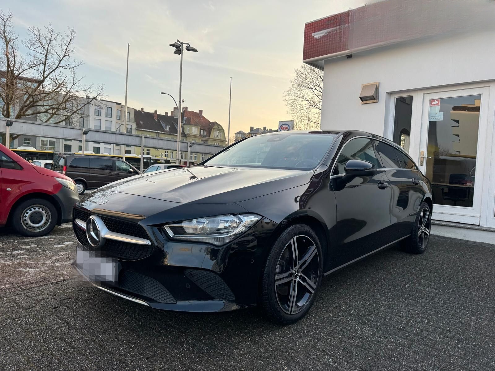 Mercedes-Benz CLA 200 D Shooting Brake 8G-DCT Business foto 3