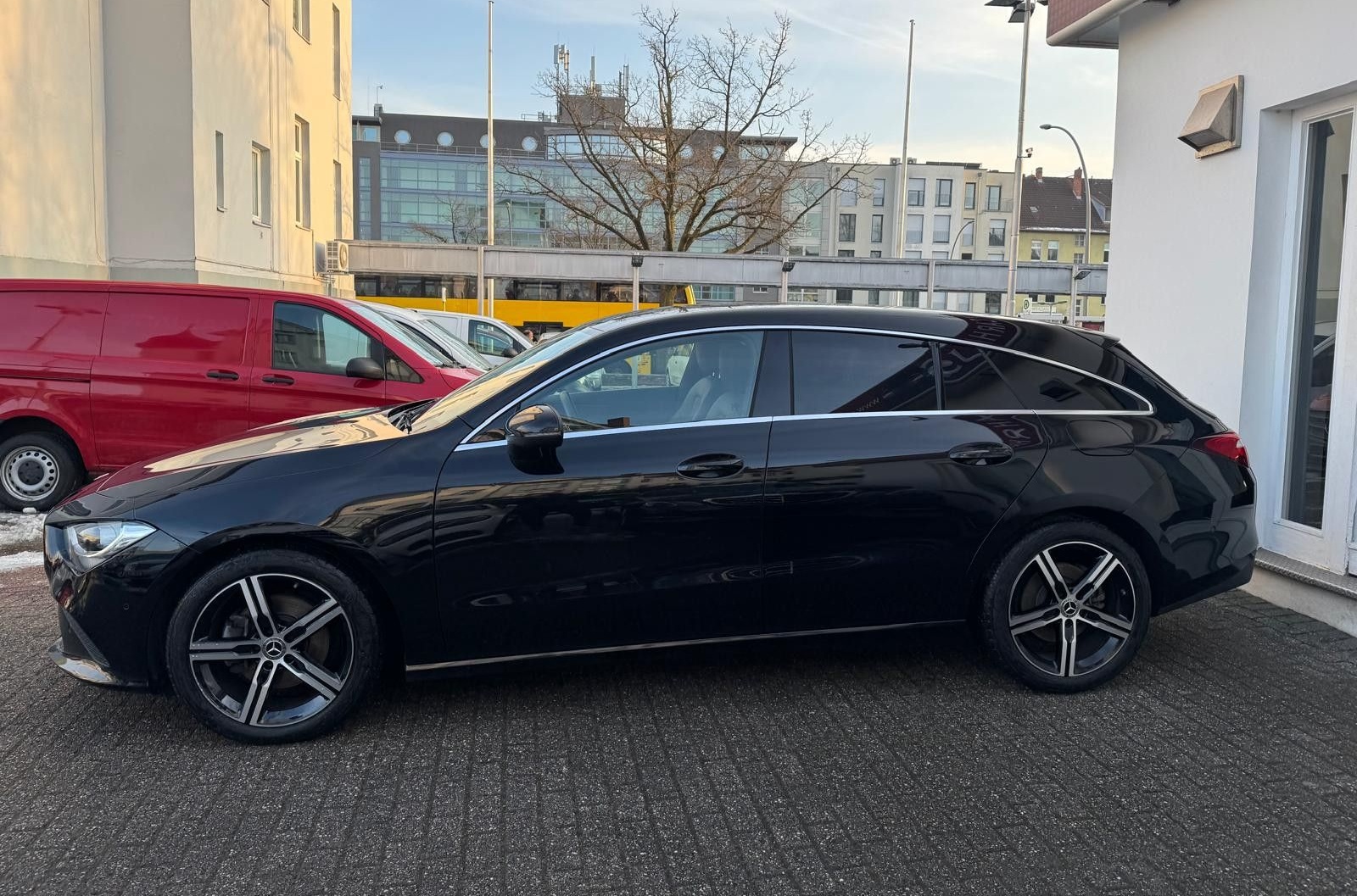 Mercedes-Benz CLA 200 D Shooting Brake 8G-DCT Business foto 6