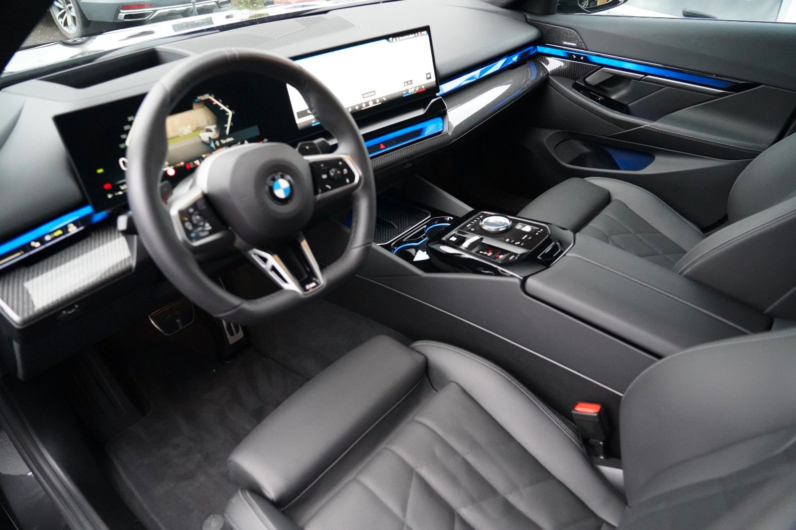 BMW 520d xDrive M Sport ICONIC KEY 360 HUD H&K MEMO foto 16