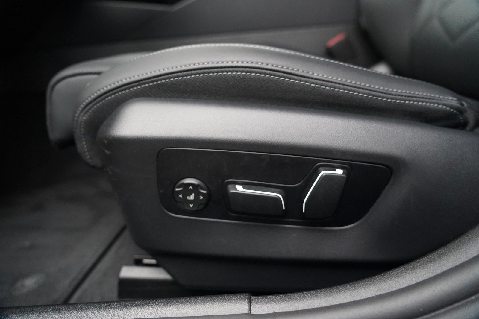 BMW 520d xDrive M Sport ICONIC KEY 360 HUD H&K MEMO foto 18
