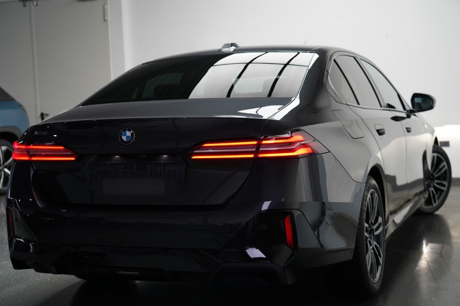 BMW 520d xDrive M Sport ICONIC KEY 360 HUD H&K MEMO foto 5