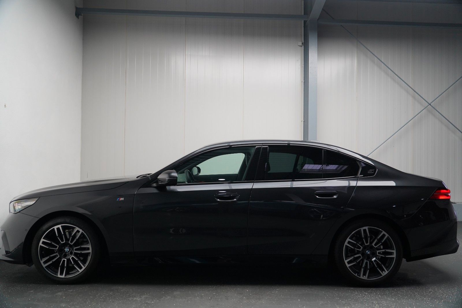 BMW 520d xDrive M Sport ICONIC KEY 360 HUD H&K MEMO foto 8
