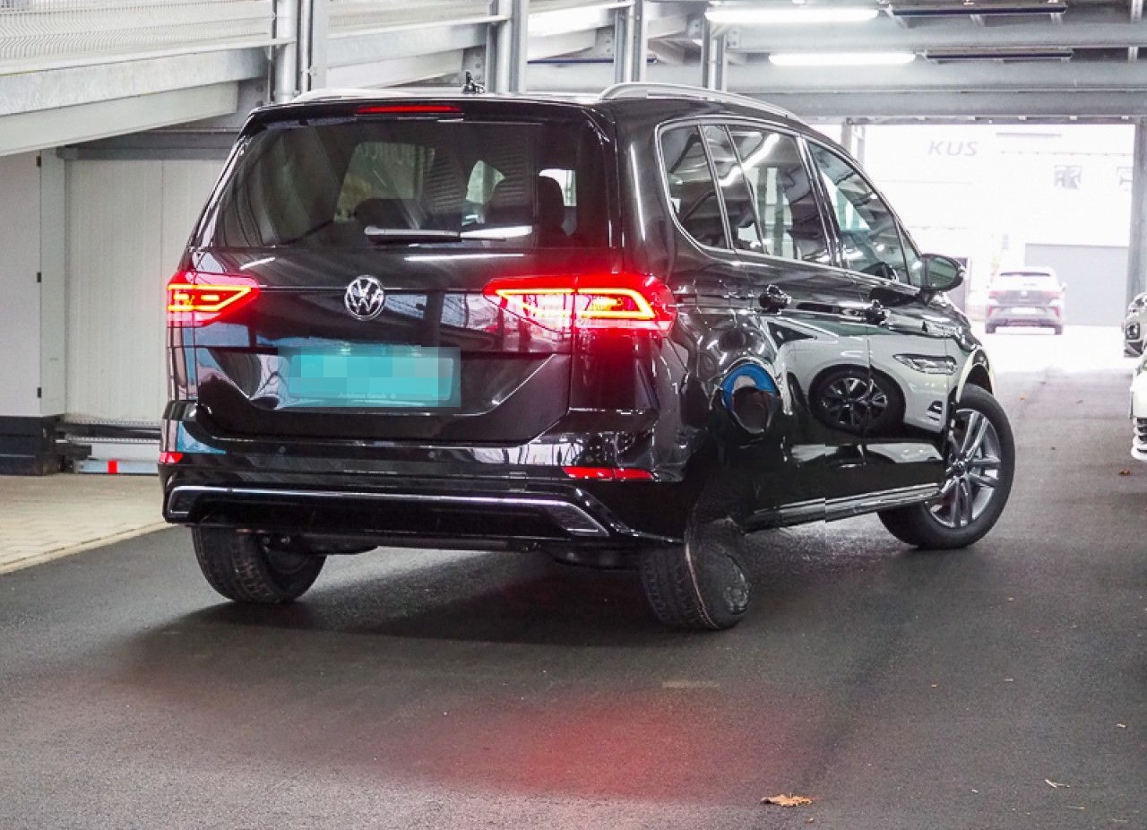 Volkswagen Touran 1.5 TSI DSG R-Line AHK, IQ.LIGHT foto 3