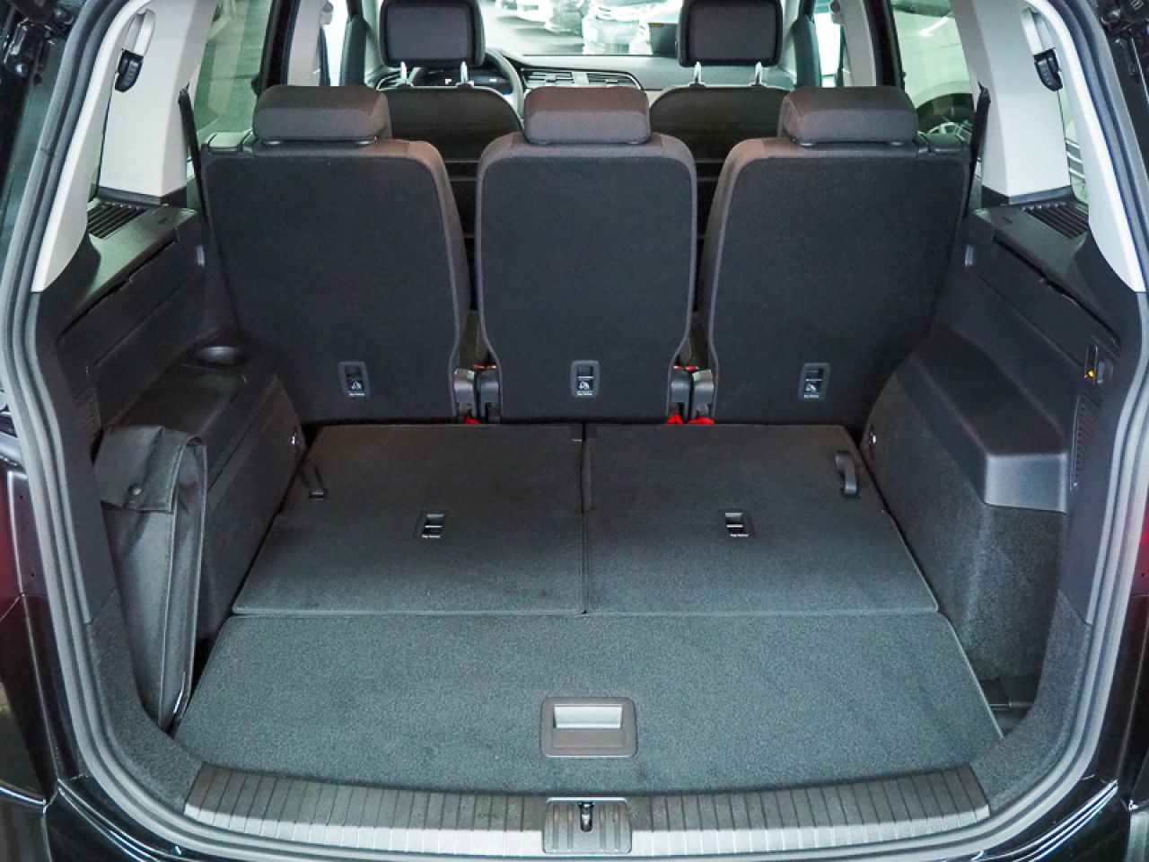 Volkswagen Touran 1.5 TSI DSG R-Line AHK, IQ.LIGHT foto 21