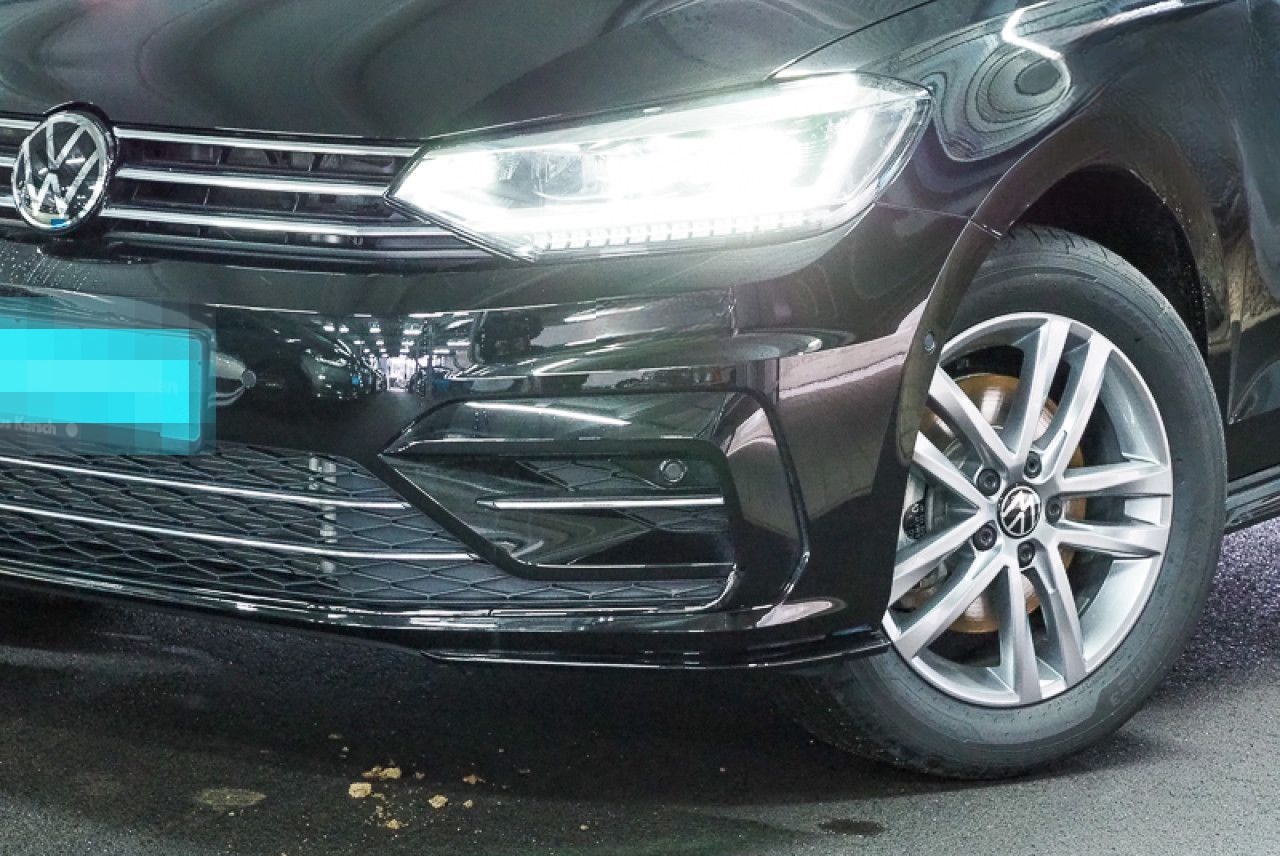 Volkswagen Touran 1.5 TSI DSG R-Line AHK, IQ.LIGHT foto 5