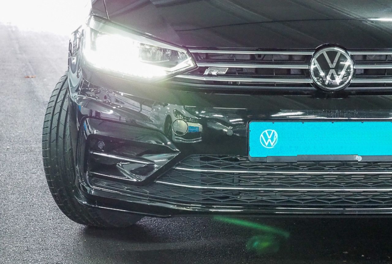 Volkswagen Touran 1.5 TSI DSG R-Line AHK, IQ.LIGHT foto 6