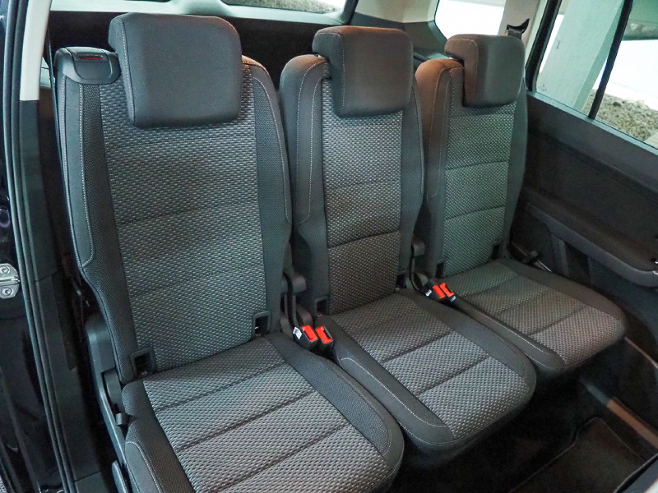 Volkswagen Touran 1.5 TSI DSG R-Line AHK, IQ.LIGHT foto 10