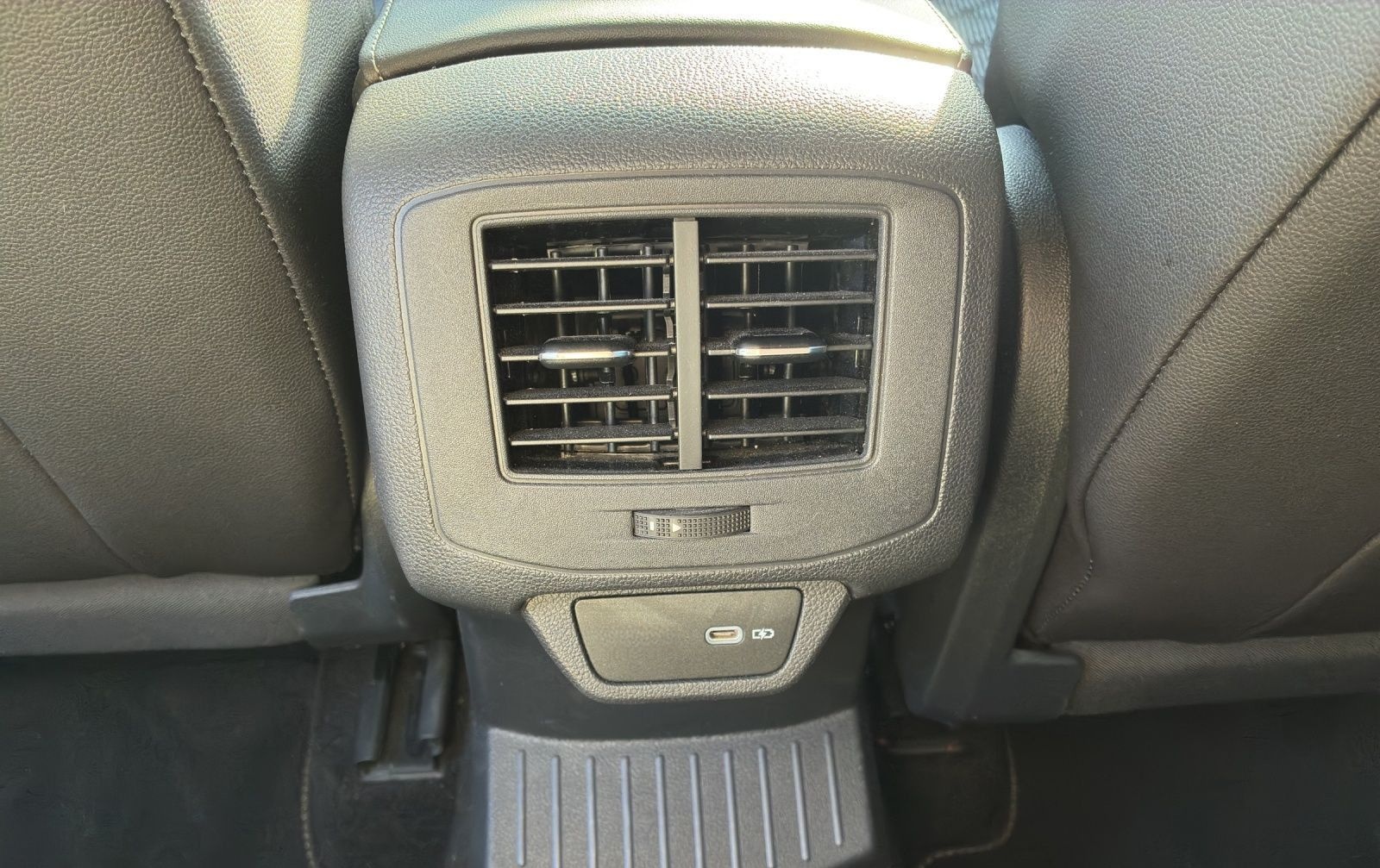 Volkswagen T-Roc R-Line 2.0 l TDI Matrix LED+ACC foto 16
