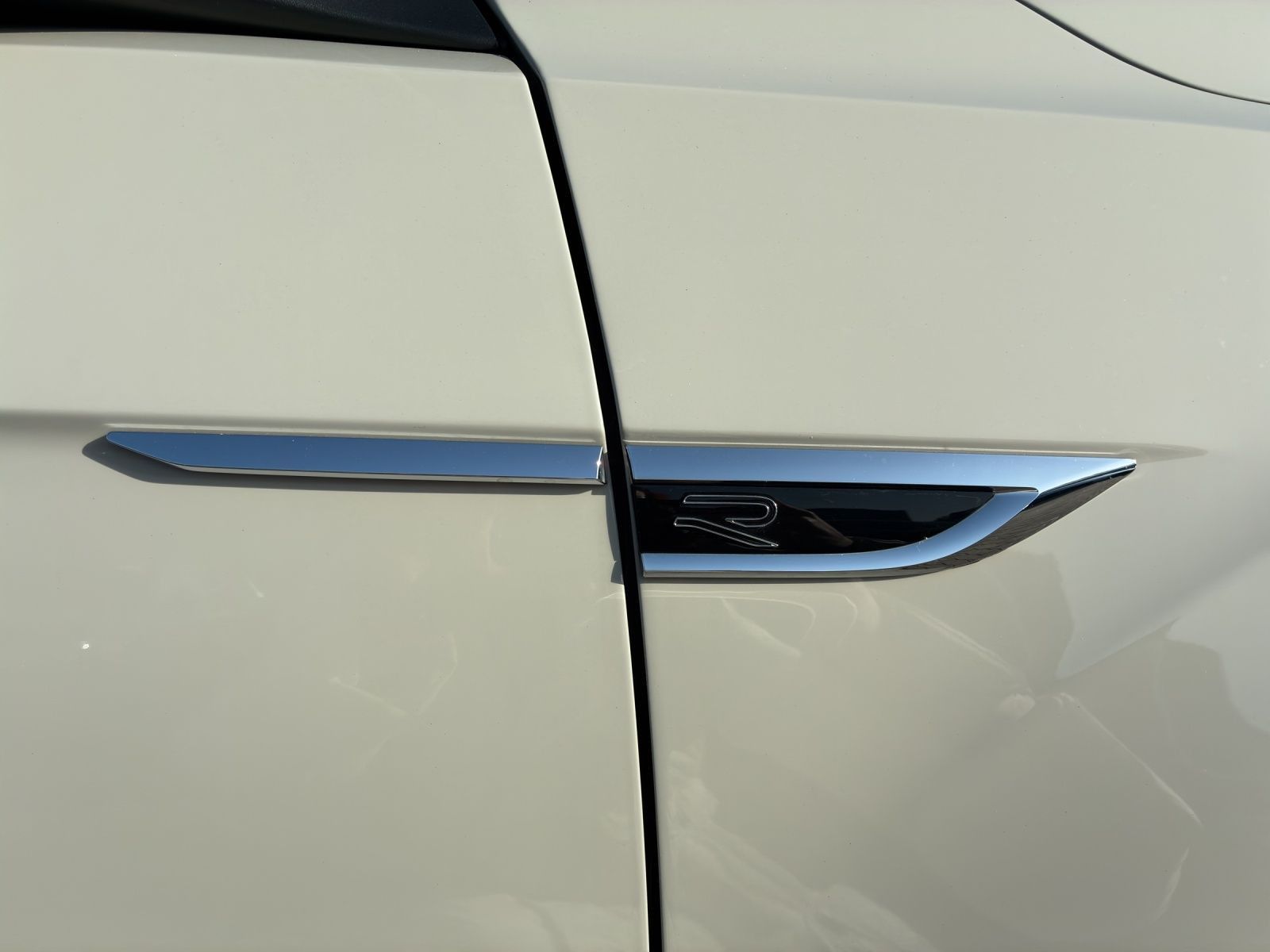 Volkswagen T-Roc R-Line 2.0 l TDI Matrix LED+ACC foto 18