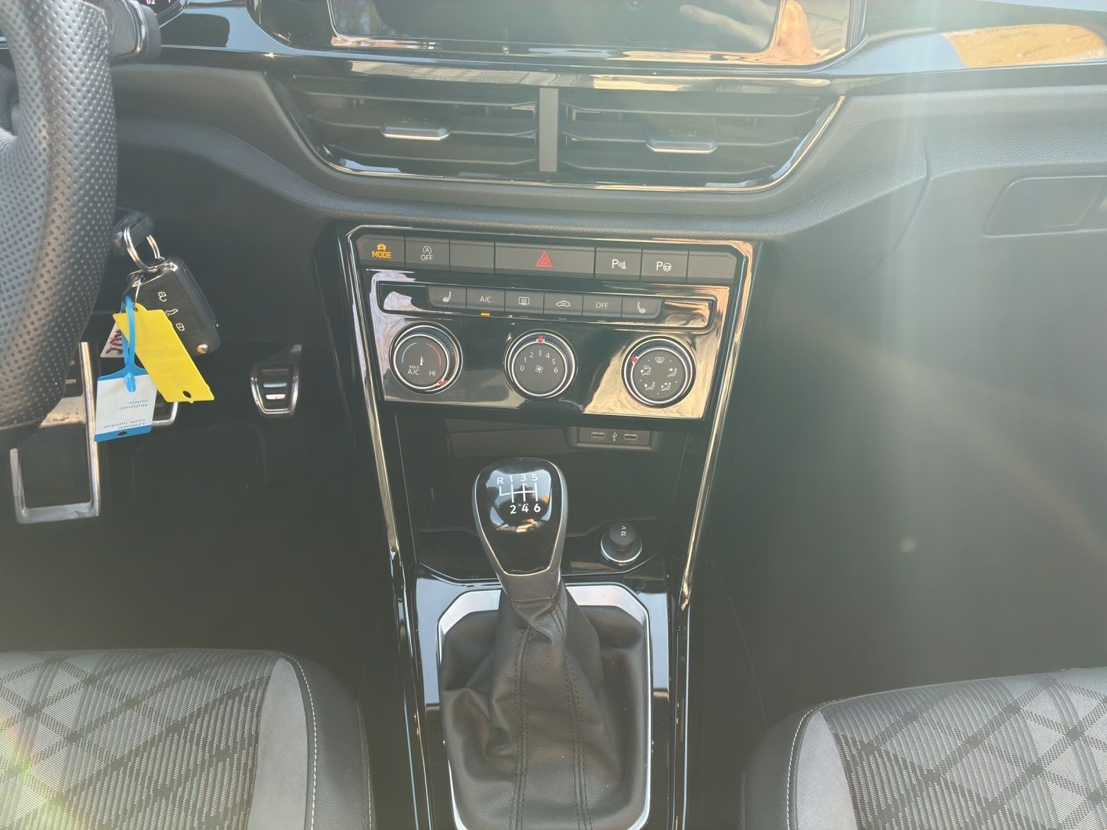 Volkswagen T-Roc R-Line 2.0 l TDI Matrix LED+ACC foto 6