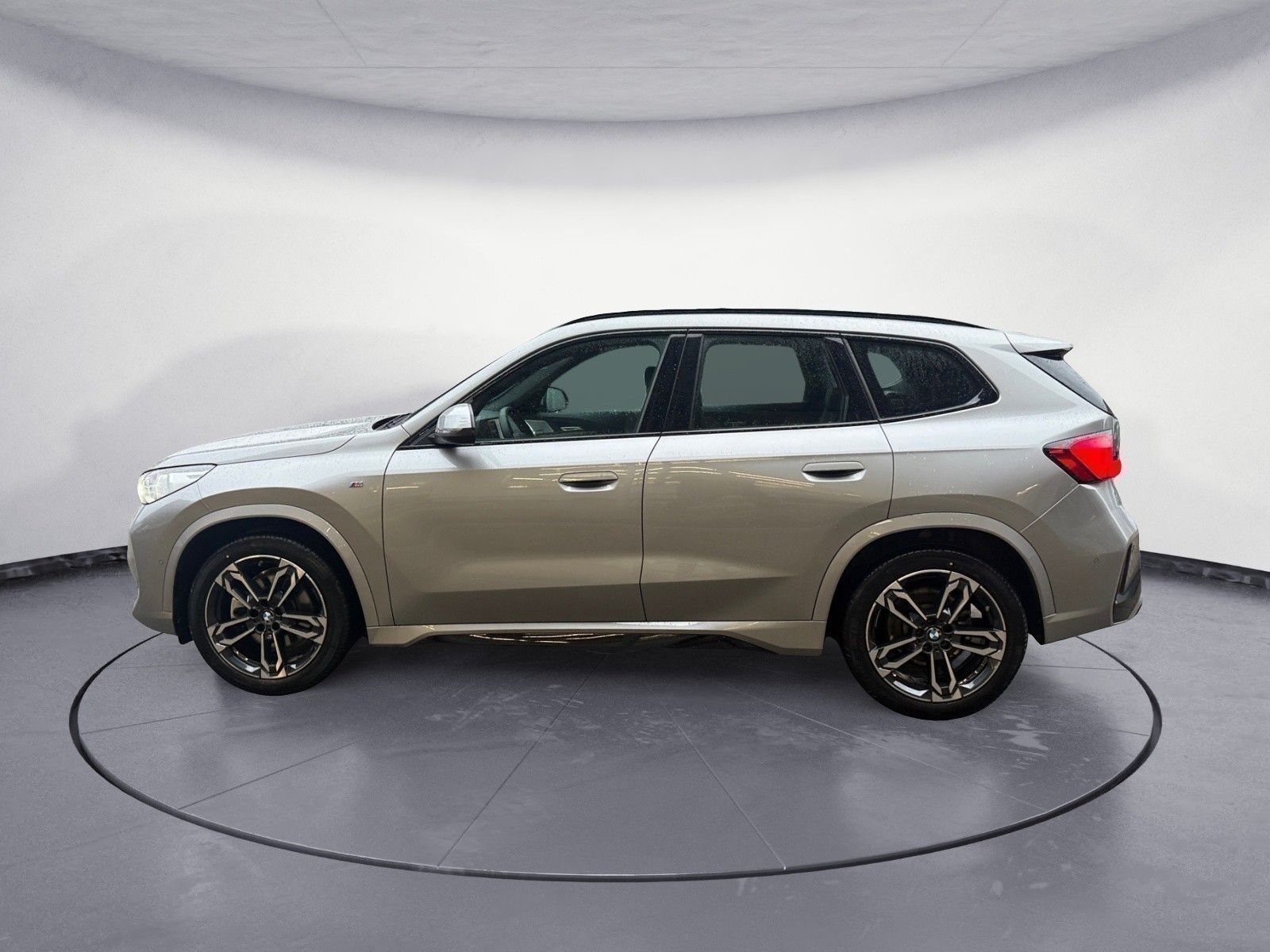 BMW X1 sDrive20i Steptronic M Sportpaket Memory vorn foto 3