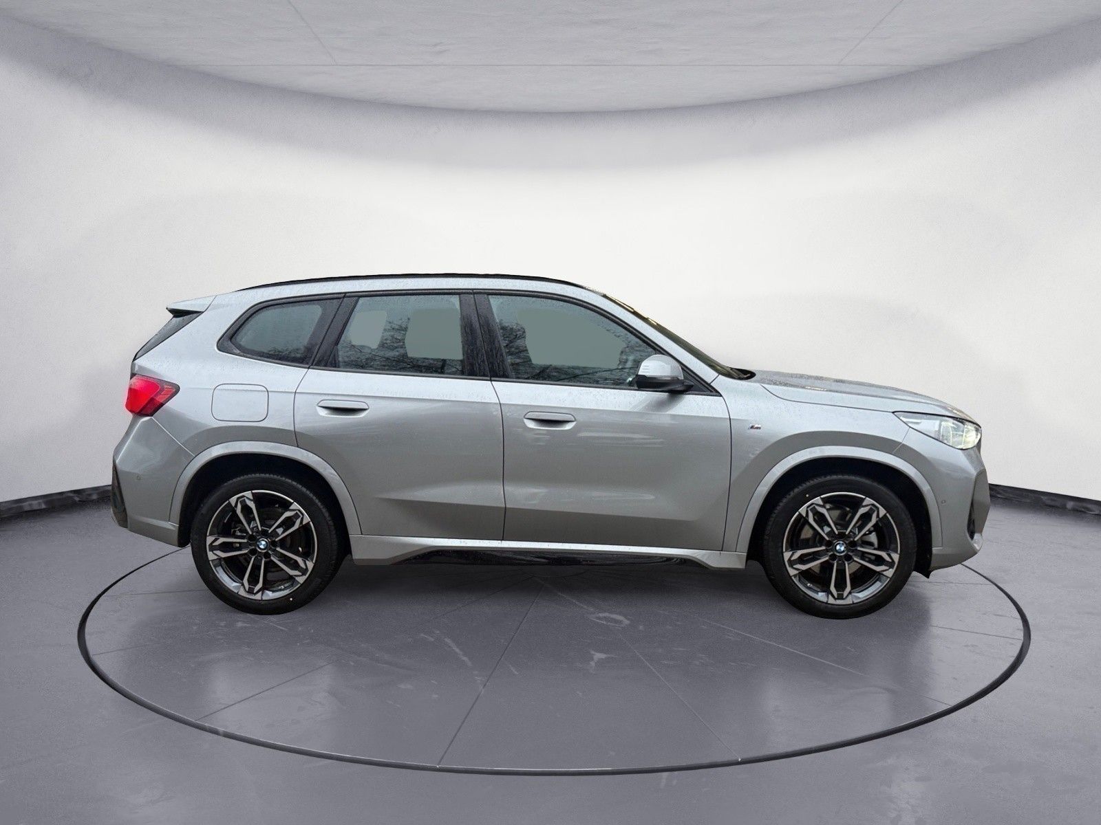 BMW X1 sDrive20i Steptronic M Sportpaket Memory vorn foto 6