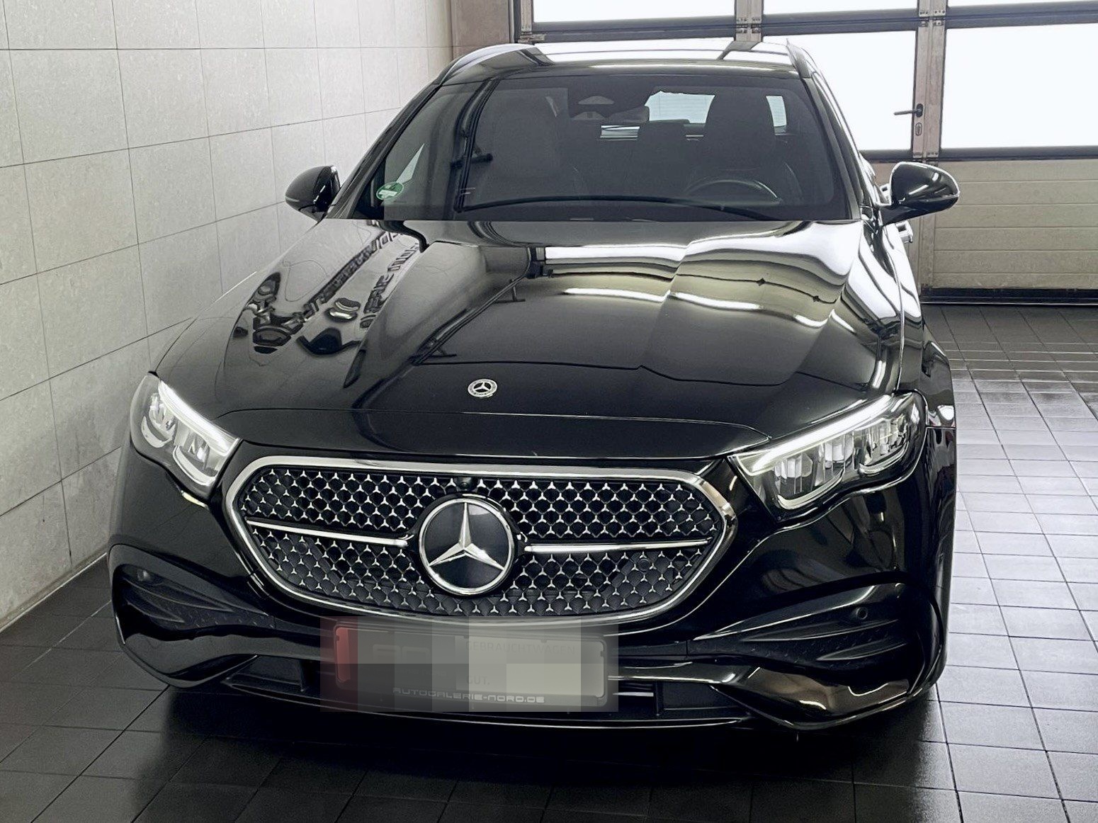 Mercedes-Benz E 220 T AMG Line Distronic-Pro+Mbux-Premium+Nigh foto 3