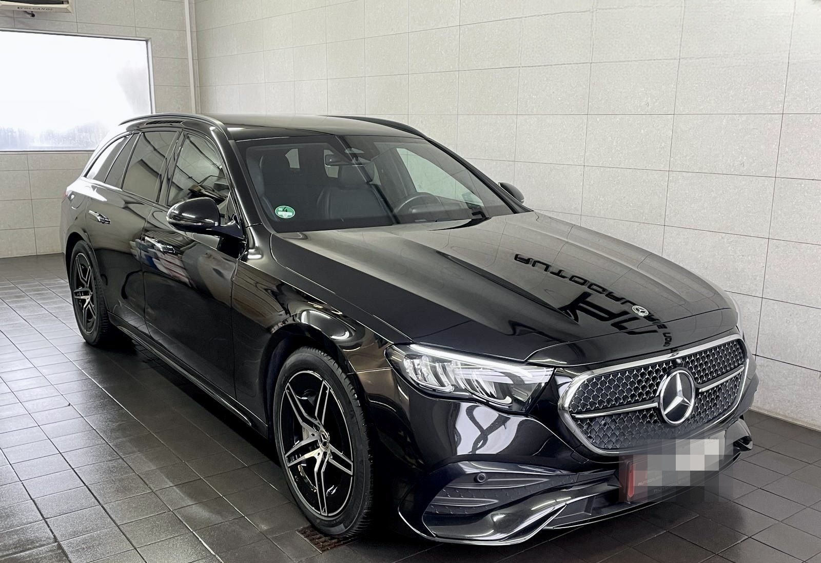 Mercedes-Benz E 220 T AMG Line Distronic-Pro+Mbux-Premium+Nigh foto 4