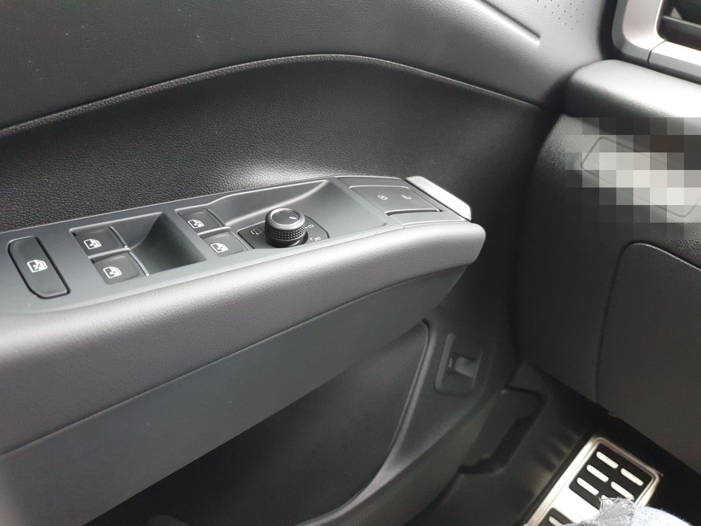 Volkswagen T-Roc 1.5 eTSI DSG R-Line AHK MATRIX NAVI E-HKP foto 17
