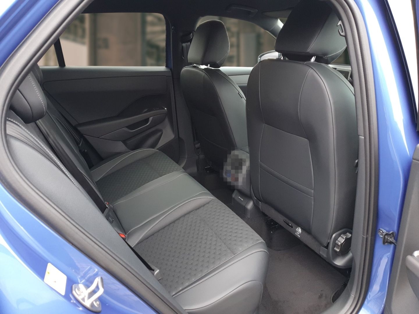 Volkswagen T-Roc 1.5 eTSI DSG R-Line AHK MATRIX NAVI E-HKP foto 10