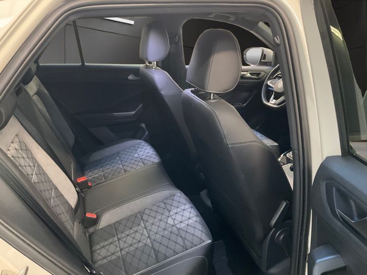 Volkswagen T-Roc 1.5 TSI R-Line DSG LED+Navi+CarPlay+Sitzh. foto 5