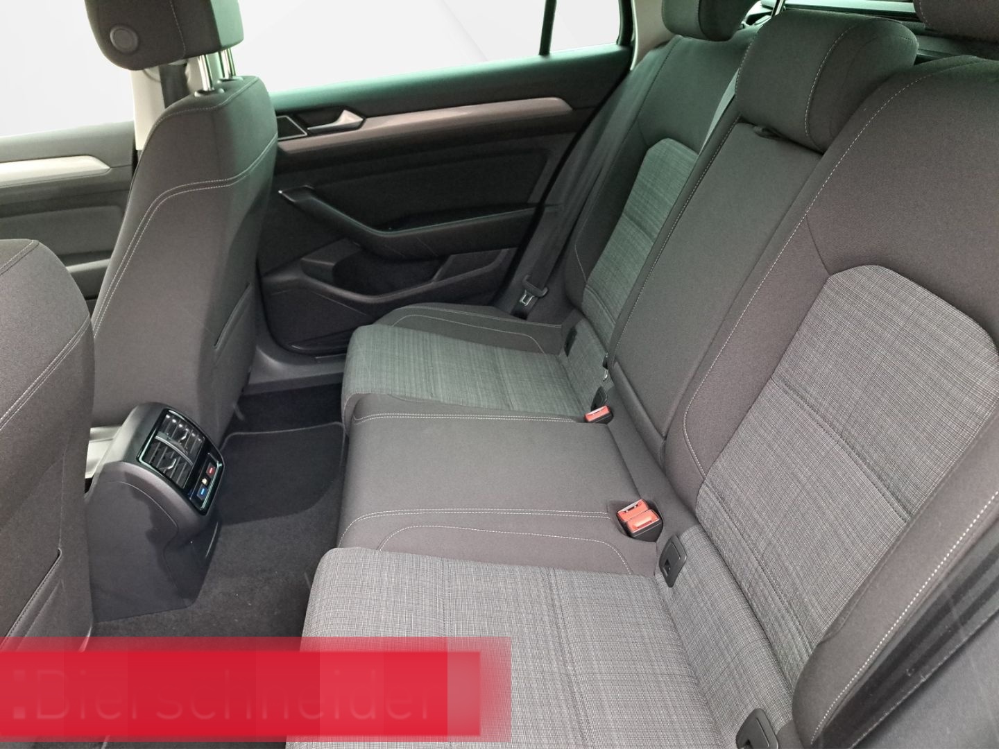 Volkswagen Passat Variant 1.5 TSI DSG LED AHK NAVI 16 ACC foto 12