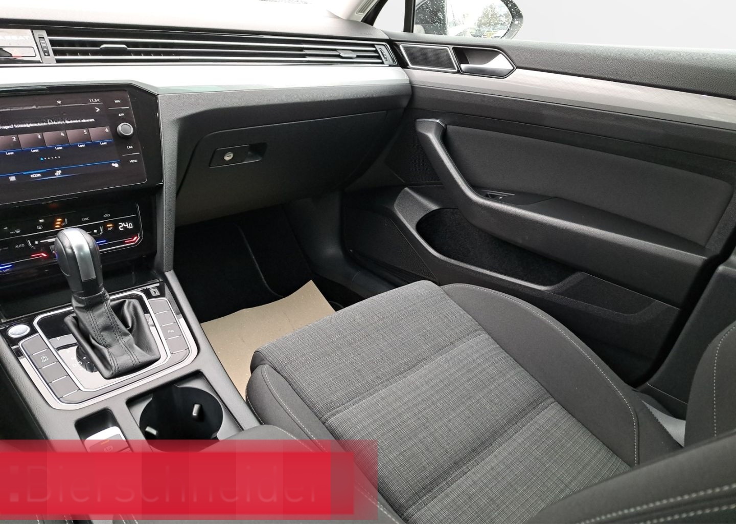 Volkswagen Passat Variant 1.5 TSI DSG LED AHK NAVI 16 ACC foto 17