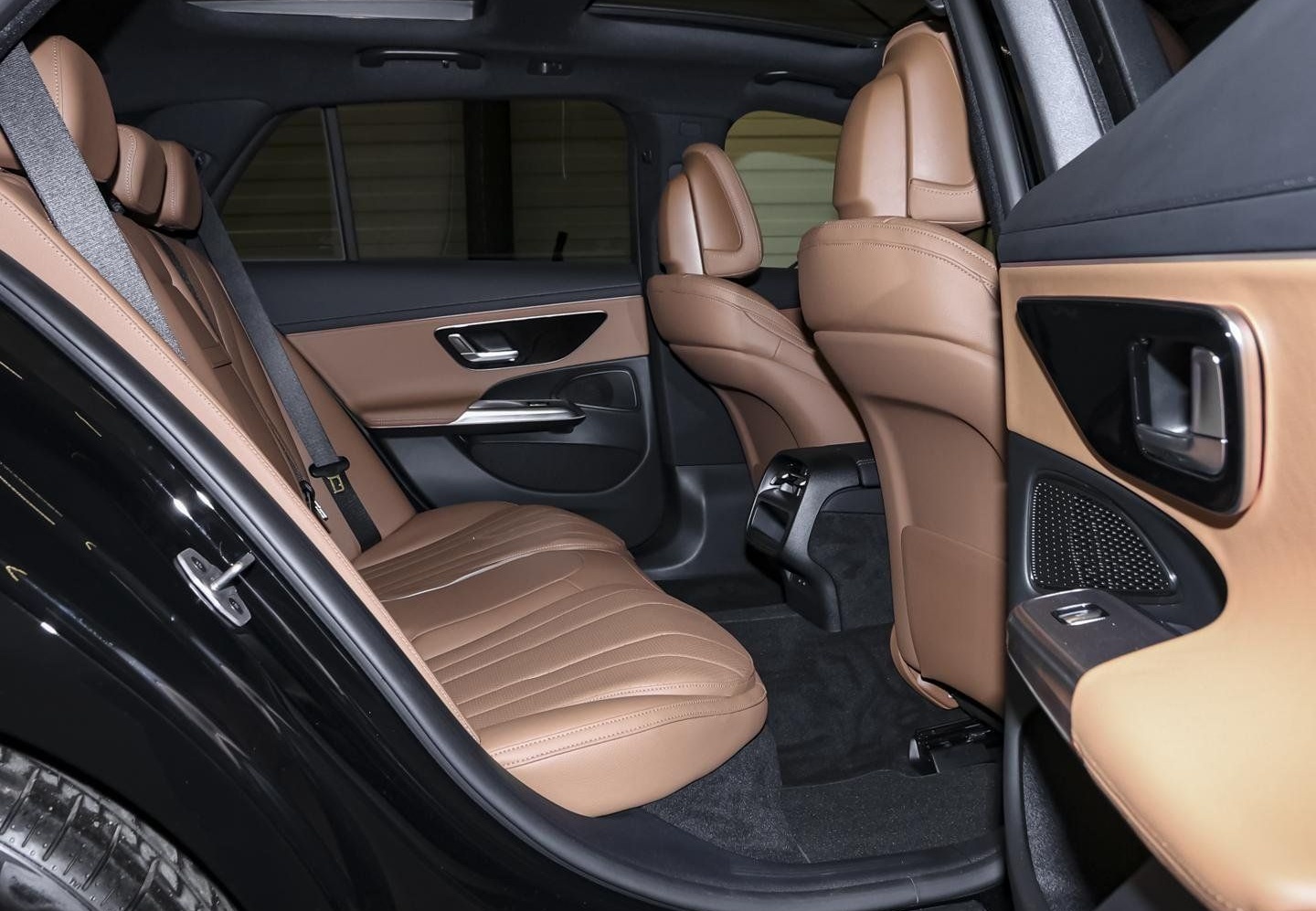 Mercedes-Benz E 200 d T AMG Distronic Digital-Light Pano AHK foto 7