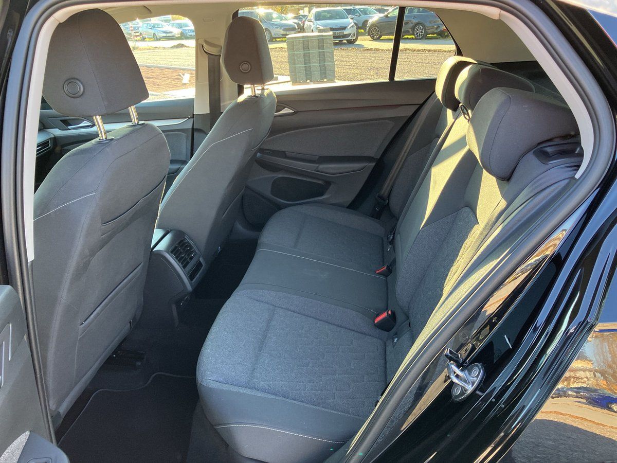 Volkswagen Golf VIII 2.0 TDI MOVE NAVIGATION+DAB+SHZ+ACC foto 11