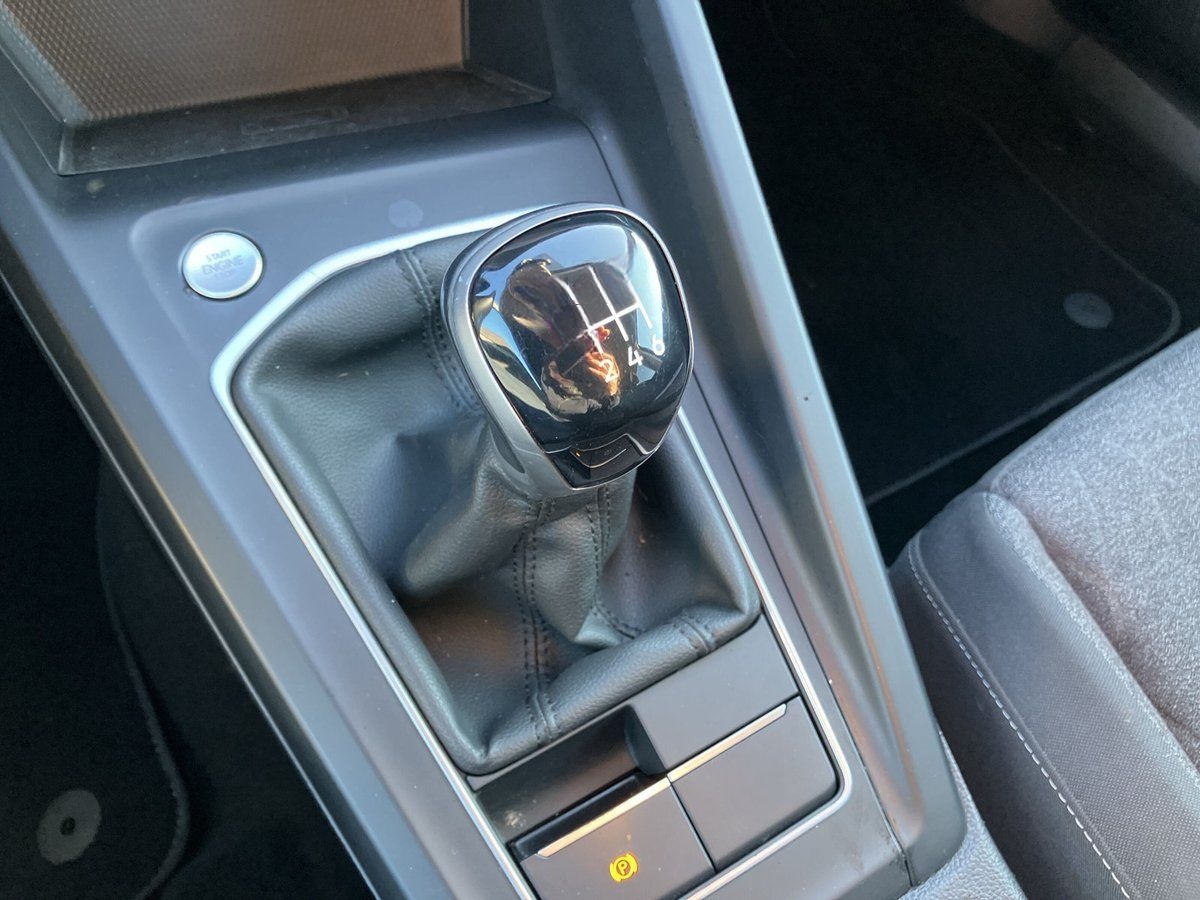 Volkswagen Golf VIII 2.0 TDI MOVE NAVIGATION+DAB+SHZ+ACC foto 19