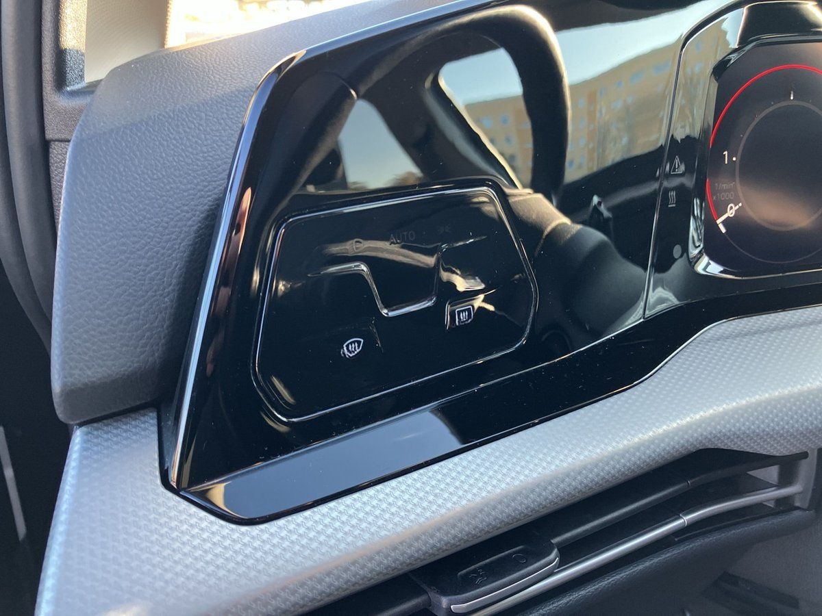 Volkswagen Golf VIII 2.0 TDI MOVE NAVIGATION+DAB+SHZ+ACC foto 21