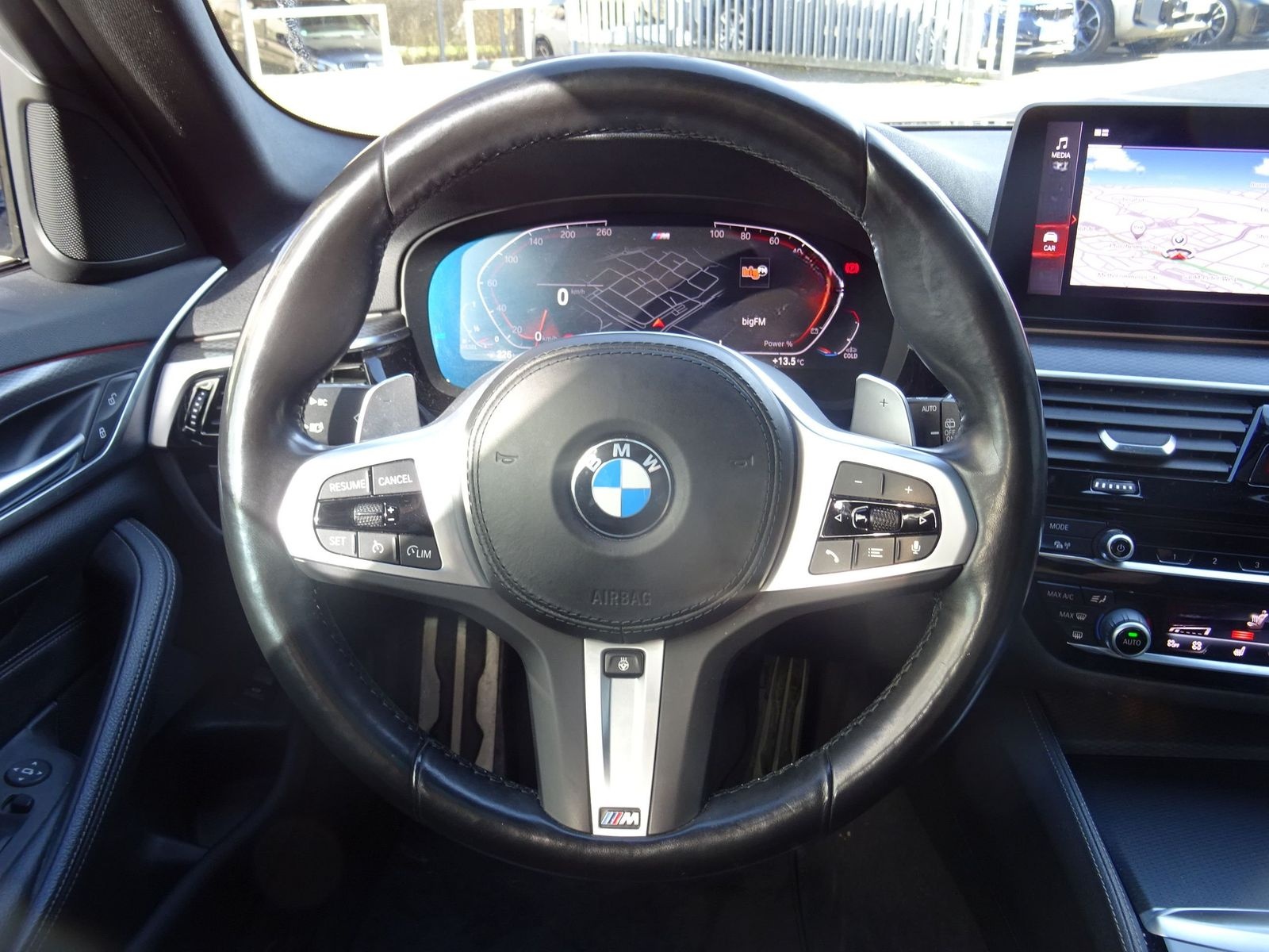 BMW 540d xDrive Tour. M Sport HuD Pano AHK Kamera SH foto 18