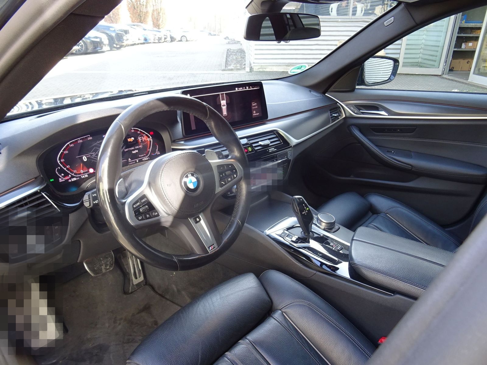 BMW 540d xDrive Tour. M Sport HuD Pano AHK Kamera SH foto 6