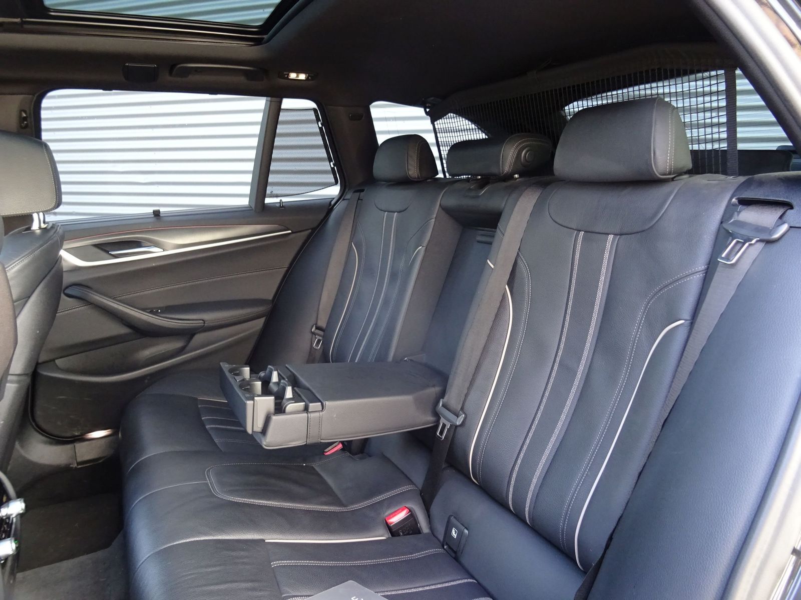 BMW 540d xDrive Tour. M Sport HuD Pano AHK Kamera SH foto 8