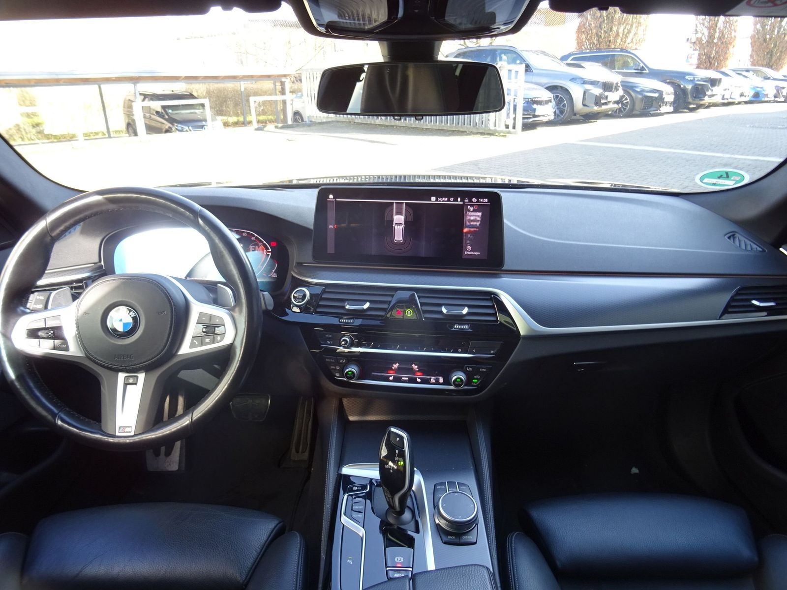 BMW 540d xDrive Tour. M Sport HuD Pano AHK Kamera SH foto 9