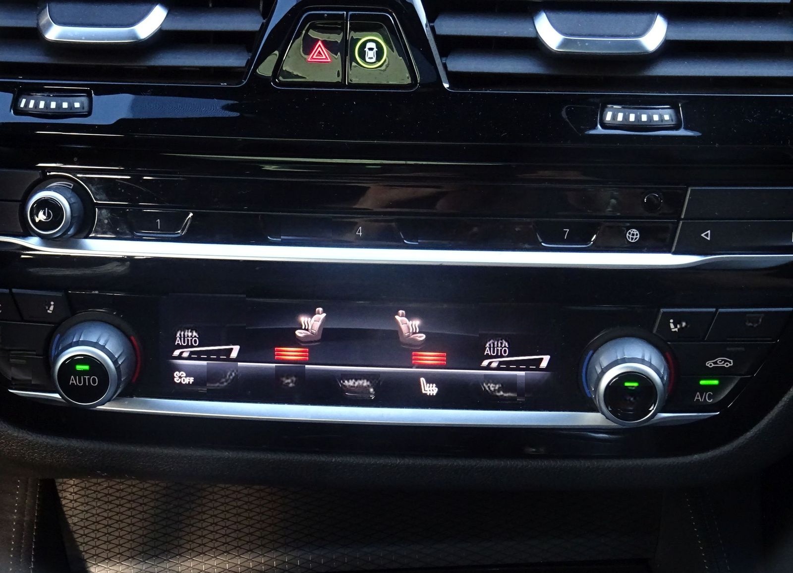 BMW 540d xDrive Tour. M Sport HuD Pano AHK Kamera SH foto 10