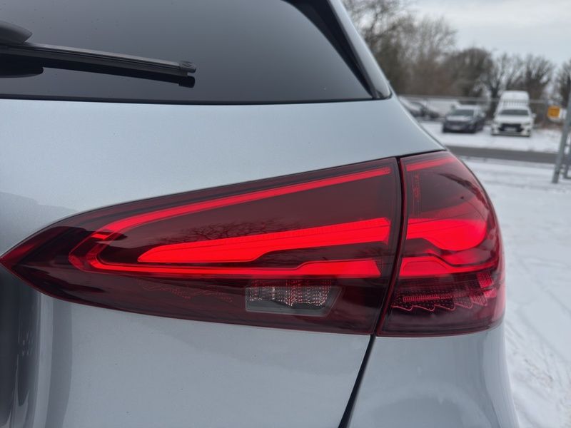 Mercedes-Benz A 200 AMG MBUX NIGHT SHZ KLIMA foto 13