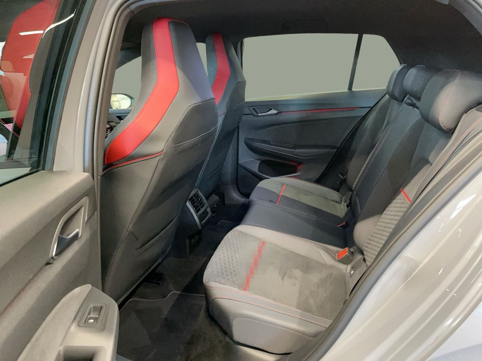 Volkswagen Golf VIII 2.0 TSI DSG GTI Clubsport AUT KlimaA foto 11