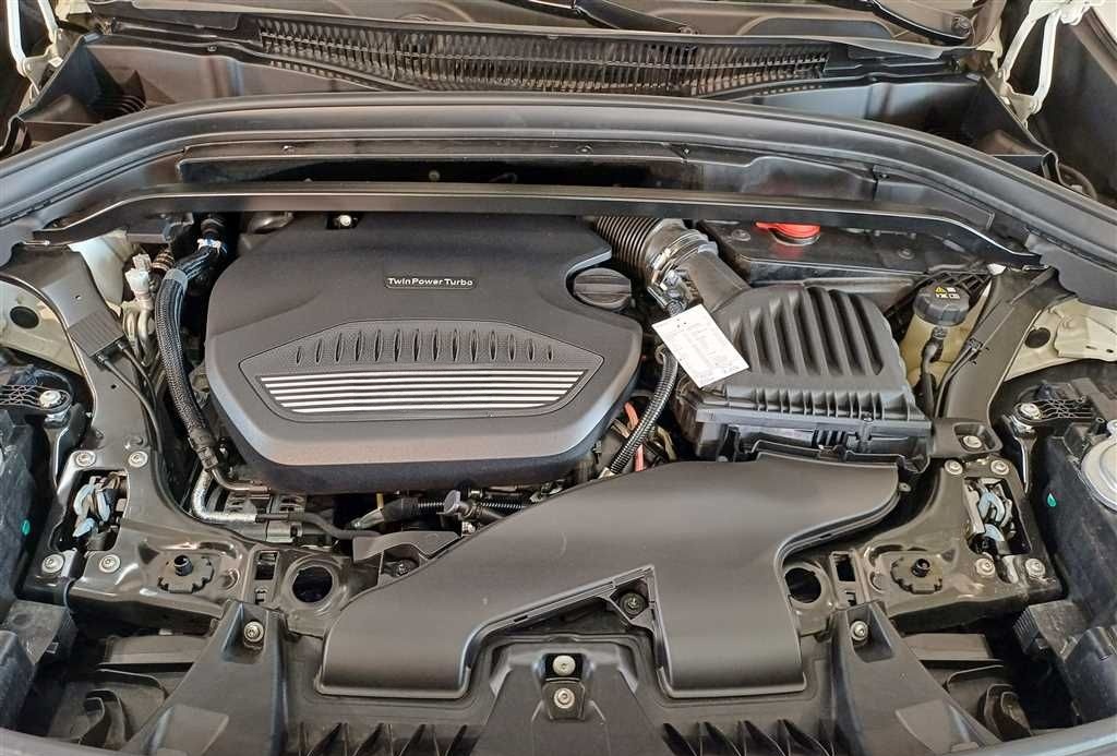 BMW X1 xDrive18d Advantage AHK+NAVI+LED foto 13