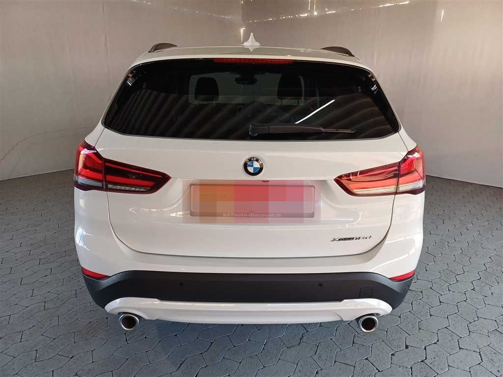 BMW X1 xDrive18d Advantage AHK+NAVI+LED foto 4