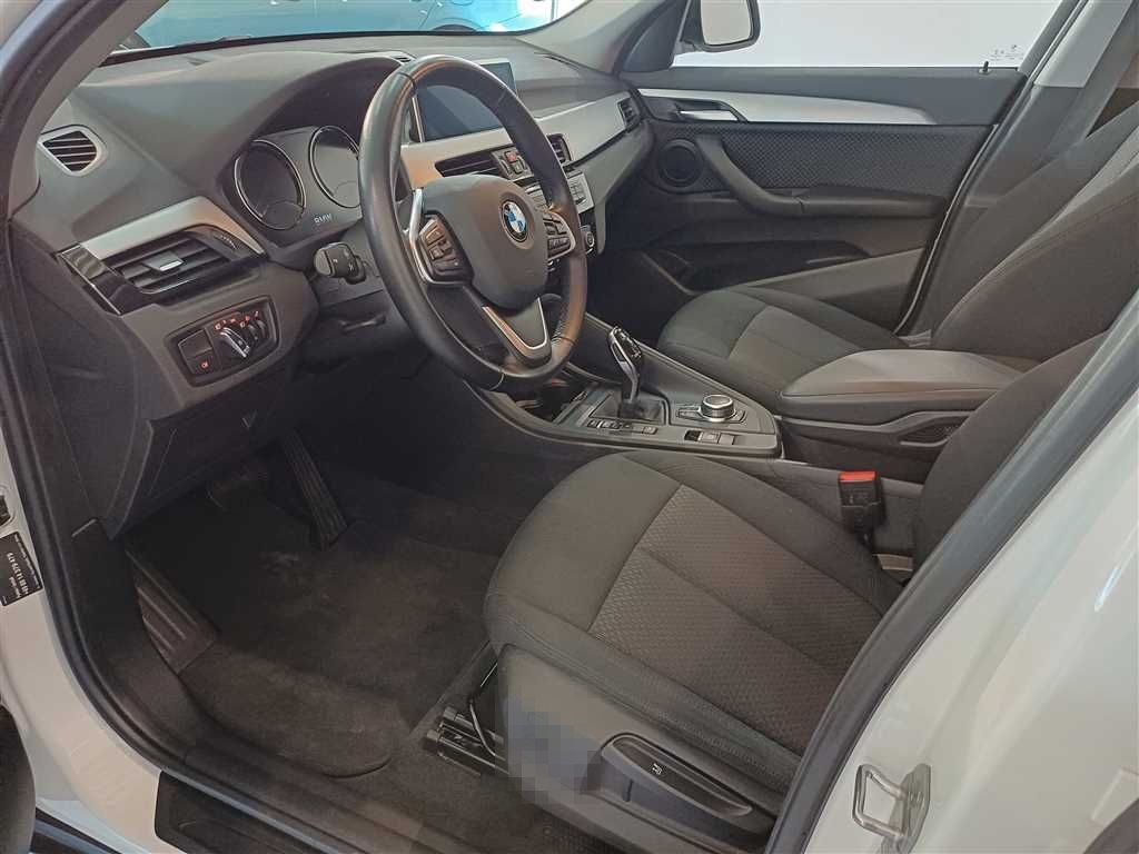 BMW X1 xDrive18d Advantage AHK+NAVI+LED foto 10