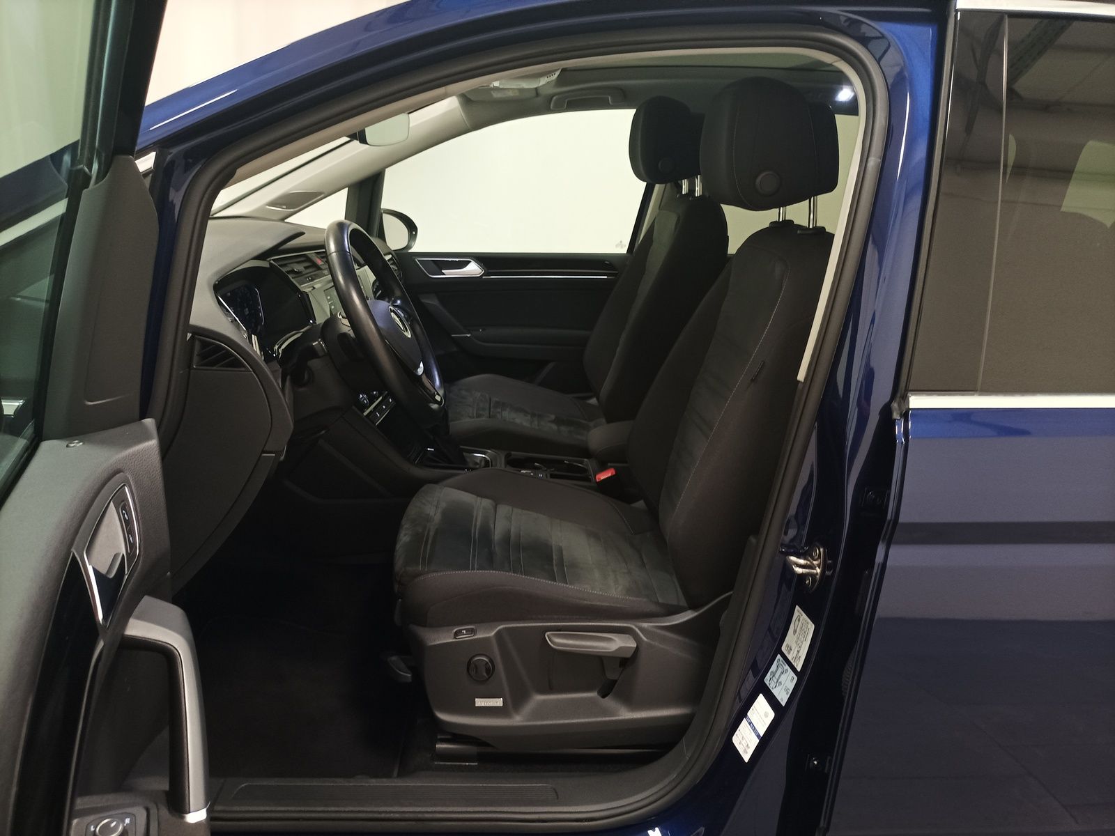 Volkswagen Touran 2.0 TDI Highline 7Sitze|Navi|PDC|Sitzhzg. foto 9