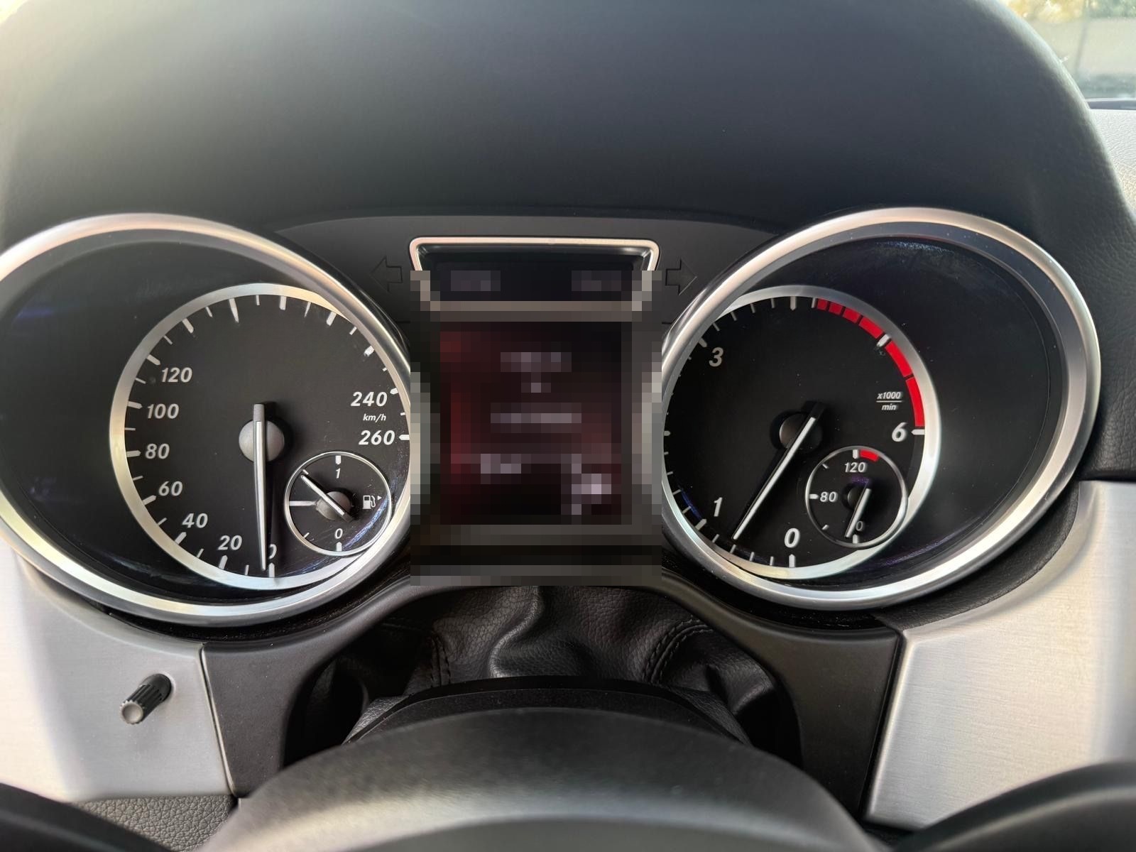 Mercedes-Benz ML 350 BlueTEC 4MATIC - foto 7