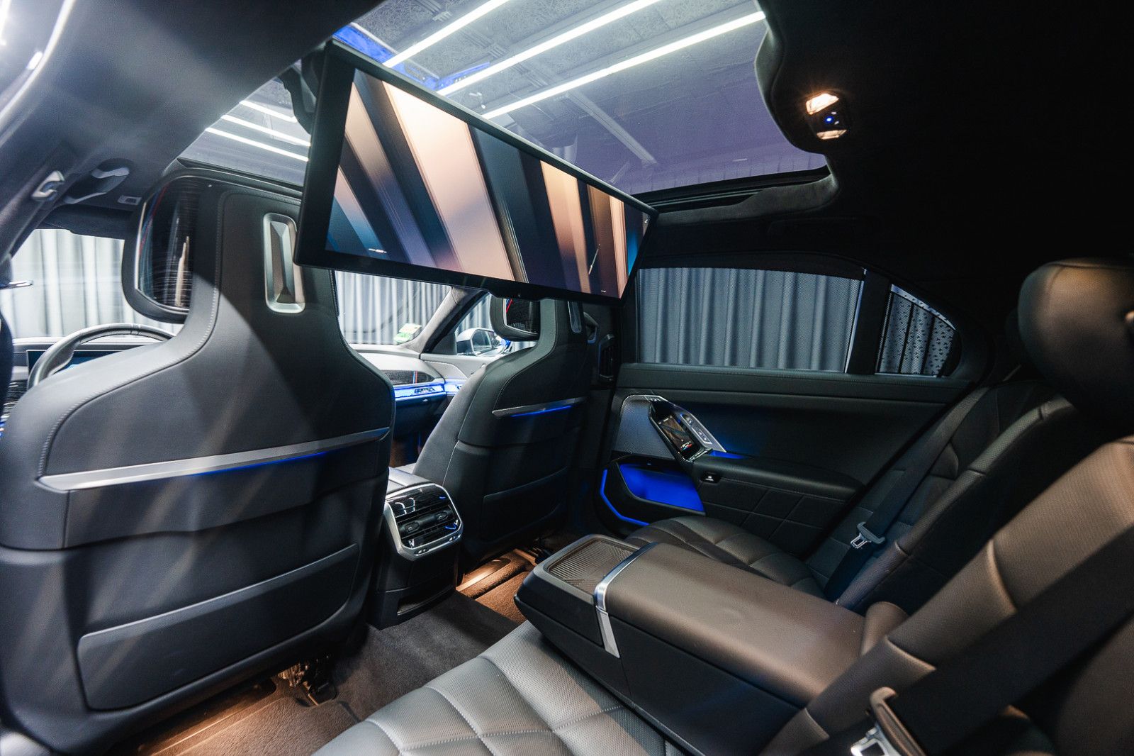 BMW 740 d xDrive *M Sport Pro*Iconic Glow*Theater TV foto 3