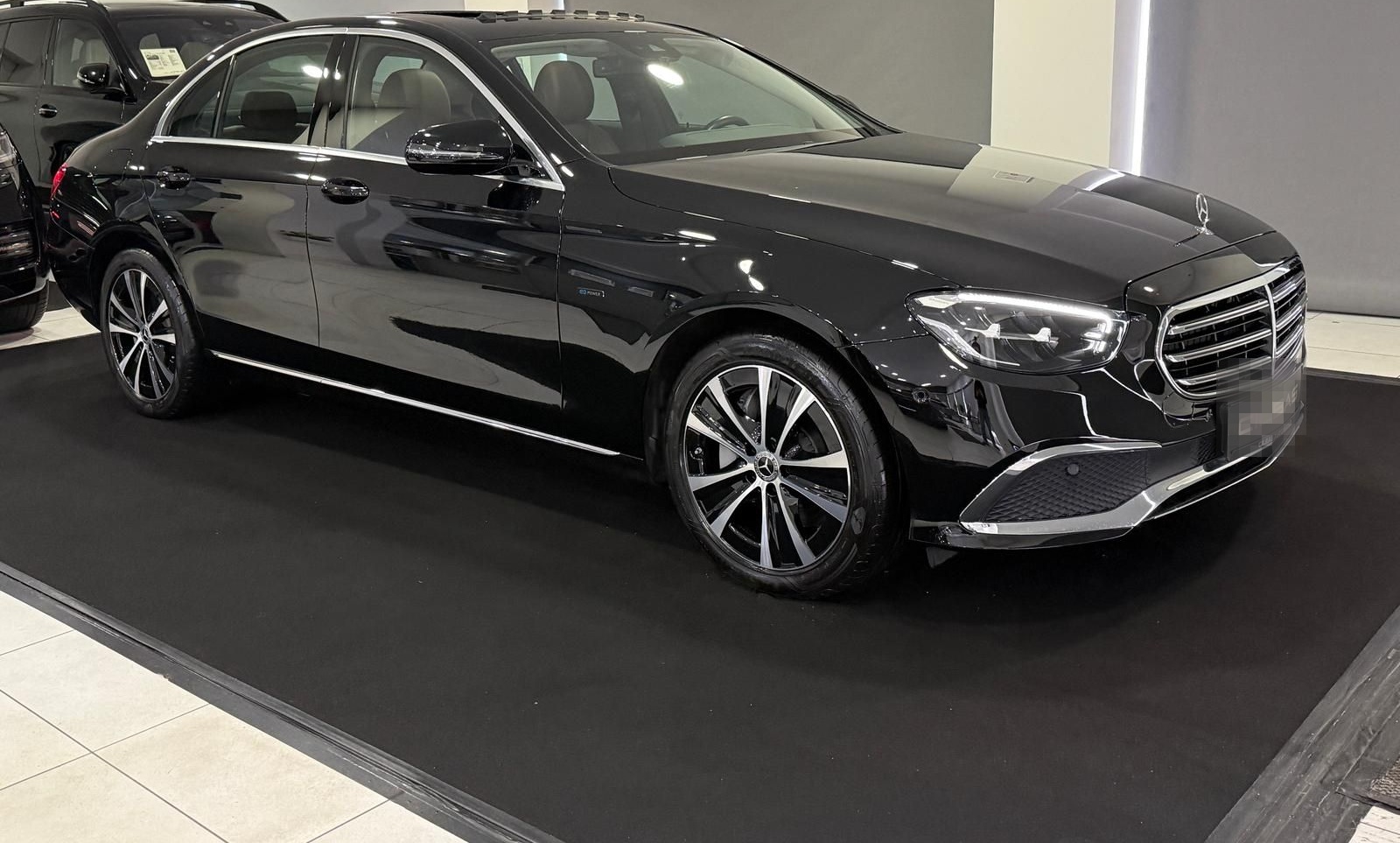 Mercedes-Benz E 300 e *LEDER-BRAUN*KAM*TOTW*SHZ*GSD*AMBIENTE* foto 3